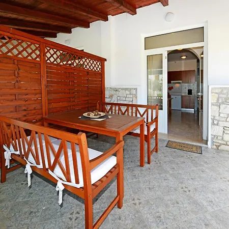 Apartment Comfortable With Terrace Poreč