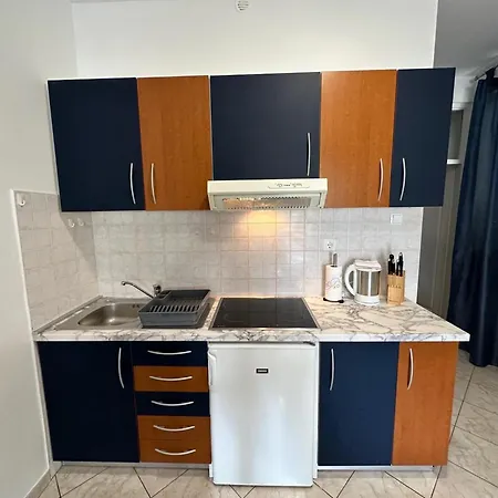 Comfortable With Terrace Apartment *
